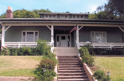 A 1906 Arts & Craft home in Martinez, California.